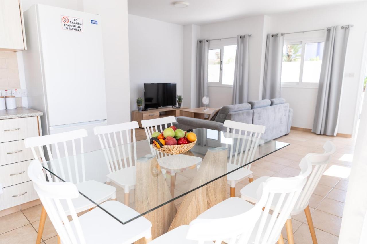 Agia Thekla Ekaterina 4 Bdrm Villaer