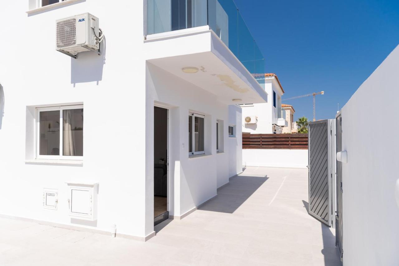 Agia Thekla Ekaterina 4 Bdrm Villaer *