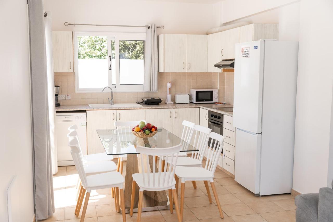 Agia Thekla Ekaterina 4 Bdrm Villaer